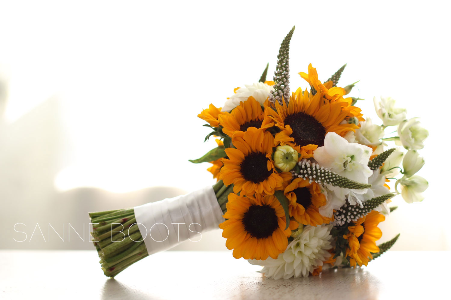 Bruidsboeket | Stoer met zonnebloemen