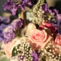 Bruidsboeket | Close-up van Scabiosa, Rozen en schelpen