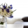 Bruidsboeket | Avalance roos, Delphinium, Eucharis, Veronica en Lisianthus